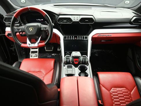 Used 2021 Lamborghini Urus image 23