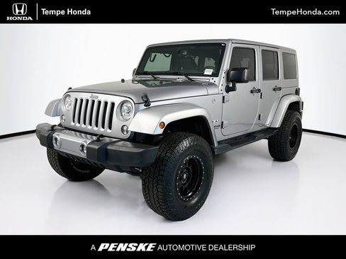 Used 2017 Jeep Wrangler Unlimited Sahara w/ Connectivity Group AWD/4WD image 1