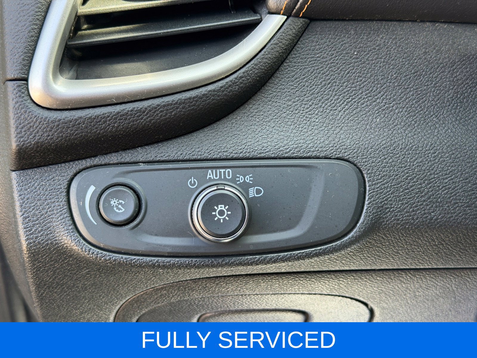 Used 2019 Chevrolet Trax LS FWD image 15
