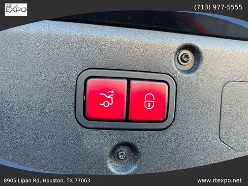 Used 2013 Mercedes-Benz CL 550 4MATIC image 28