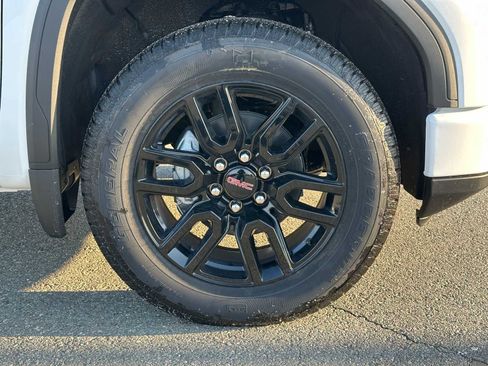 New 2026 GMC Sierra 1500 Elevation image 9