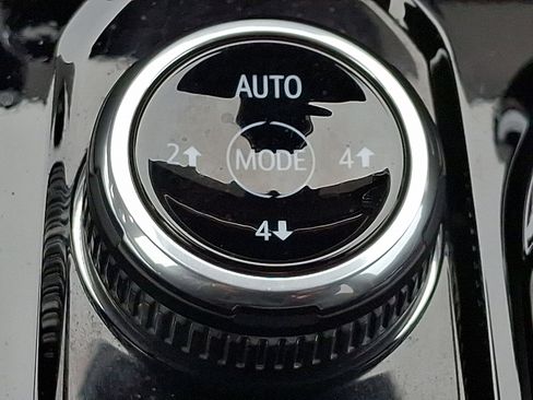 Used 2023 GMC Canyon AT4 image 24