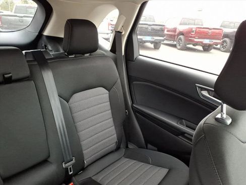 Used 2022 Ford Edge SE image 15
