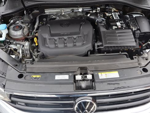 Used 2023 Volkswagen Tiguan SE R-Line image 26