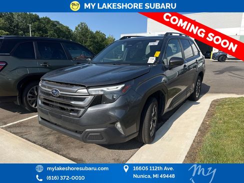 Used 2025 Subaru Forester Premium AWD/4WD image 3
