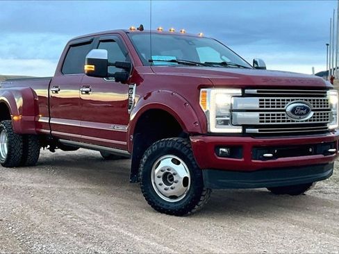 Used 2019 Ford F350 Platinum image 3