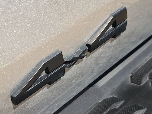 Used 2025 Toyota Tundra Limited AWD/4WD image 16