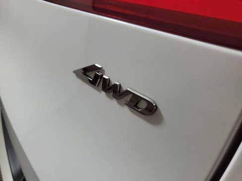 Used 2025 Genesis GV70 2.5T AWD/4WD image 7