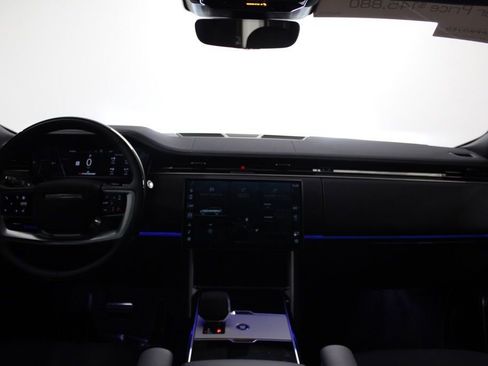 Certified 2025 Land Rover Range Rover SE AWD/4WD image 42