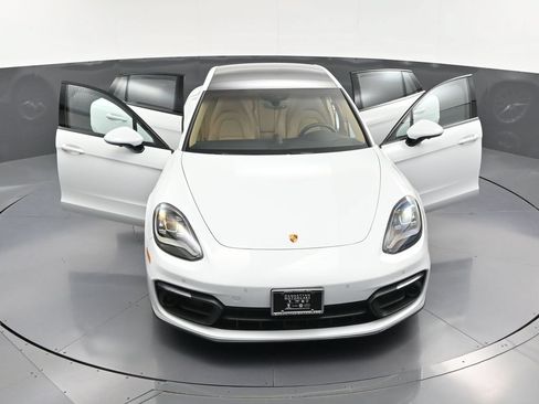 Certified 2023 Porsche Panamera 4 AWD/4WD image 32