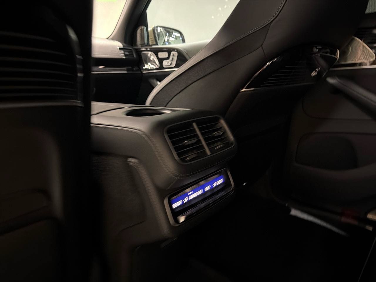 Used 2023 Mercedes-Benz Maybach GLS 600 4MATIC image 29