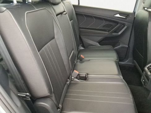 Certified 2022 Volkswagen Tiguan SE image 15