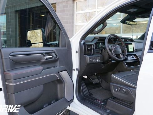 Used 2026 GMC Sierra 2500 AT4X image 16