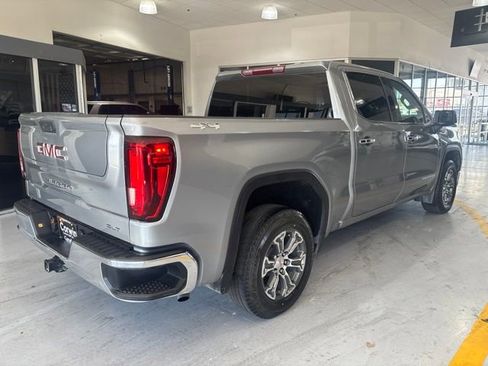 Used 2025 GMC Sierra 1500 SLT AWD/4WD image 6