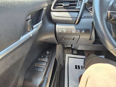 Used 2024 Toyota Camry SE FWD image 12