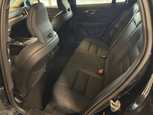 Used 2025 Volvo V60 B5 Cross Country Plus image 25