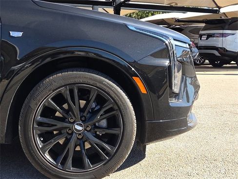 Used 2025 Cadillac XT4 Sport w/ LPO, Onyx Lite Package image 15