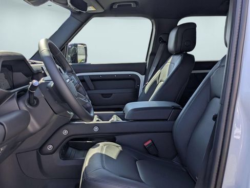 New 2026 Land Rover Defender 110 X-Dynamic SE AWD/4WD image 14