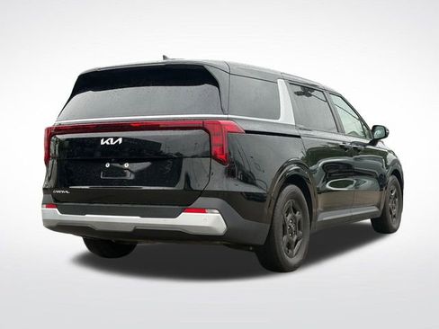 Certified 2026 Kia Carnival FWD image 10