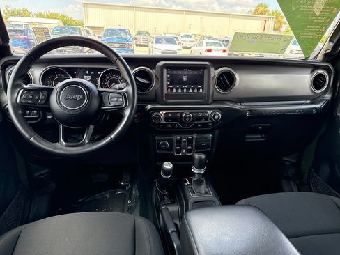 Used 2022 Jeep Wrangler Unlimited Sport AWD/4WD image 6