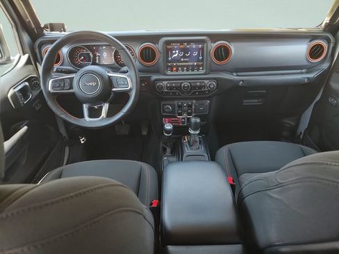 Used 2023 Jeep Gladiator Mojave w/ Cold Weather Group AWD/4WD image 9