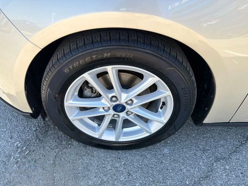 Used 2018 Ford Focus SE FWD image 9