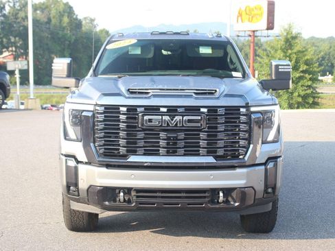 Used 2024 GMC Sierra 3500 Denali Ultimate AWD/4WD image 2