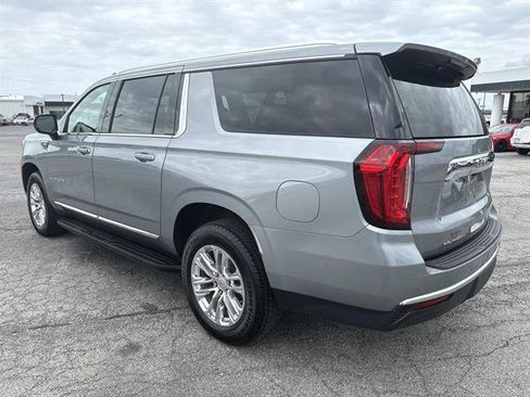 Used 2023 GMC Yukon XL SLT AWD/4WD image 9