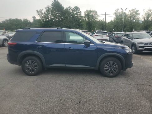 Used 2023 Nissan Pathfinder SV AWD/4WD image 6