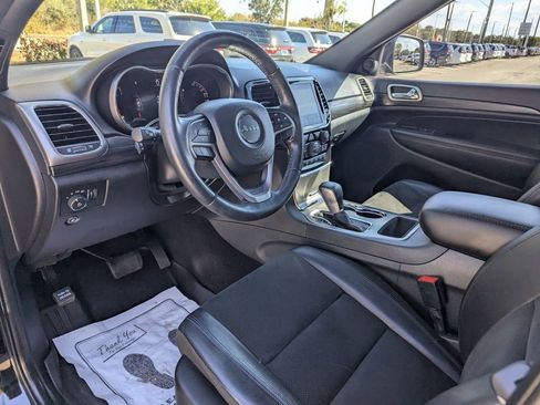 Used 2021 Jeep Grand Cherokee Laredo X image 23