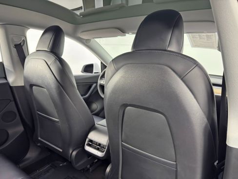 Used 2021 Tesla Model Y Long Range image 37