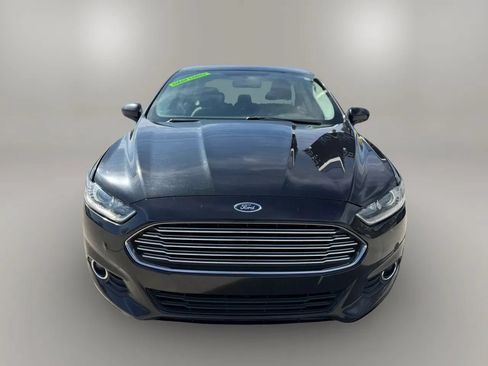 Used 2014 Ford Fusion SE w/ Equipment Group 202A FWD image 2