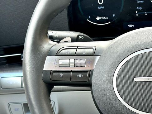 Used 2025 Hyundai Kona Limited image 25