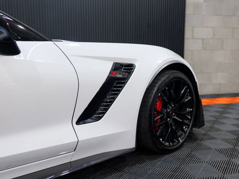 Used 2016 Chevrolet Corvette Z06 w/ Z07 Performance Package RWD image 18