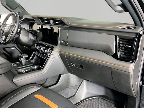 Certified 2025 GMC Sierra 1500 AT4 w/ AT4 Premium Package AWD/4WD image 25