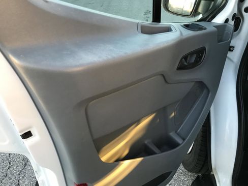 Used 2015 Ford Transit 250 130 Low Roof w/ Exterior Upgrade Package image 9