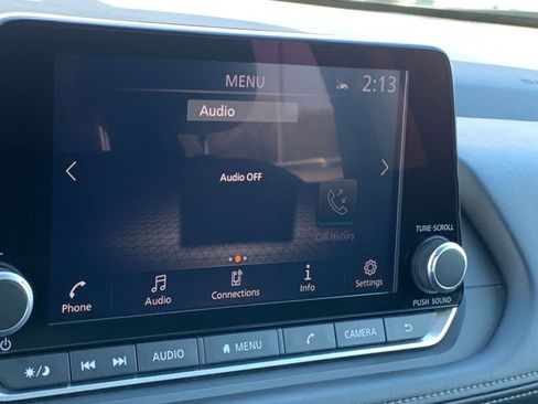 Used 2025 Nissan Rogue SV image 20