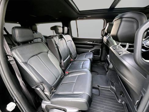 Used 2023 Jeep Wagoneer Series II w/ Premium Group I image 25