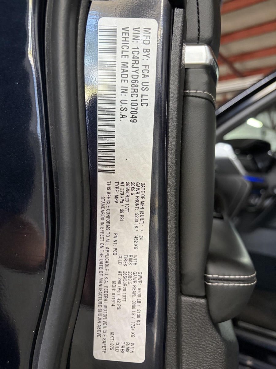 Used 2024 Jeep Grand Cherokee Overland w/ Trailer Tow Package AWD/4WD image 25