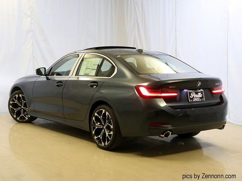 Used 2025 BMW 330i xDrive Sedan w/ Premium Package image 9