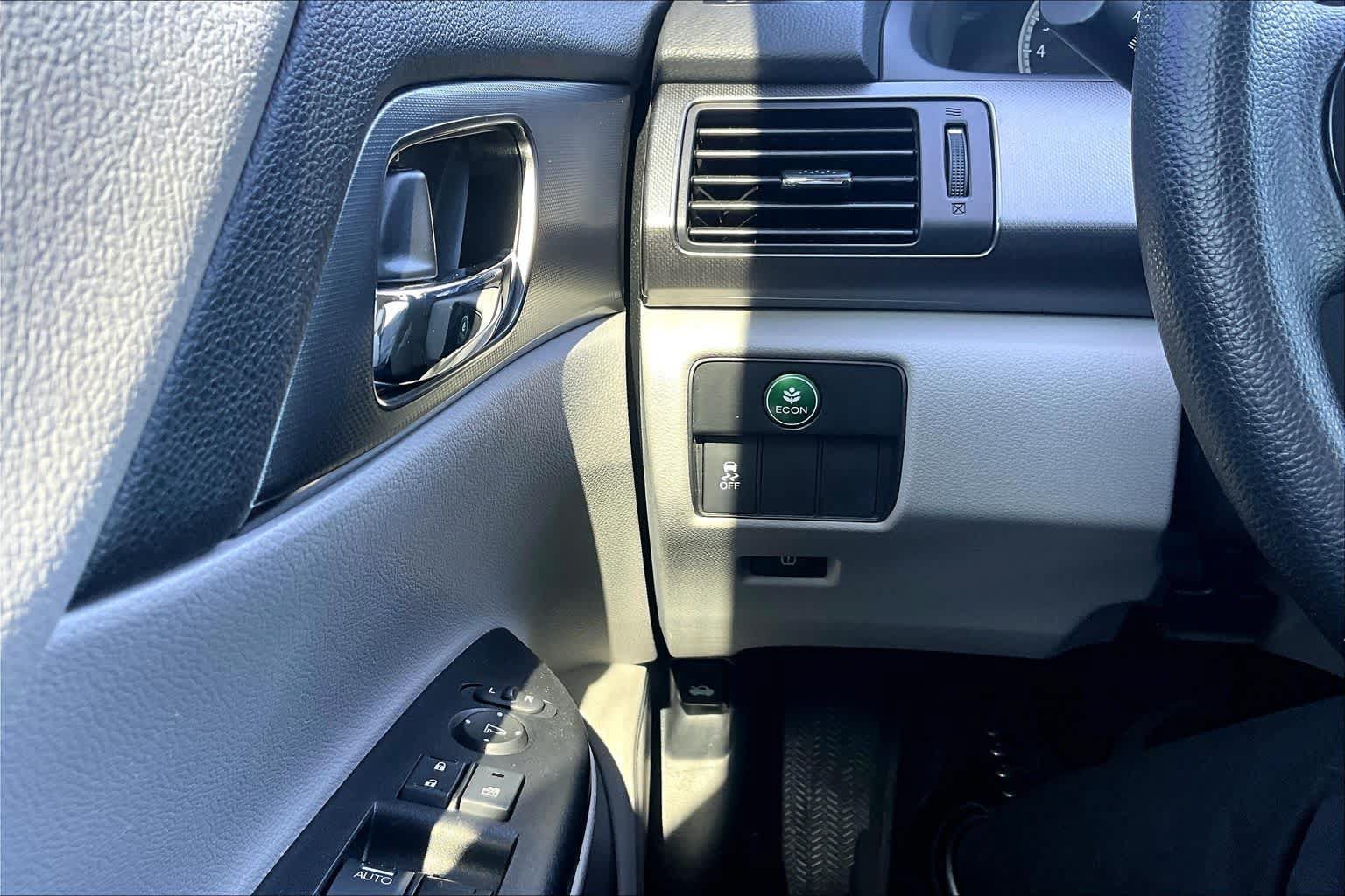 Used 2015 Honda Accord LX image 33