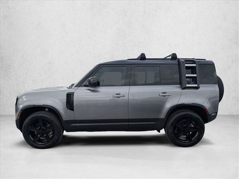 Used 2023 Land Rover Defender 110 S AWD/4WD image 9