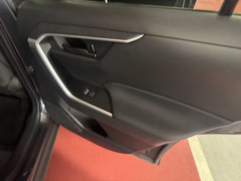 Used 2023 Toyota RAV4 LE AWD/4WD image 19