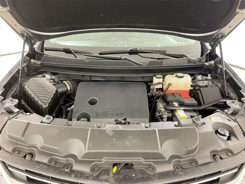 Used 2021 Chevrolet Traverse LT image 29