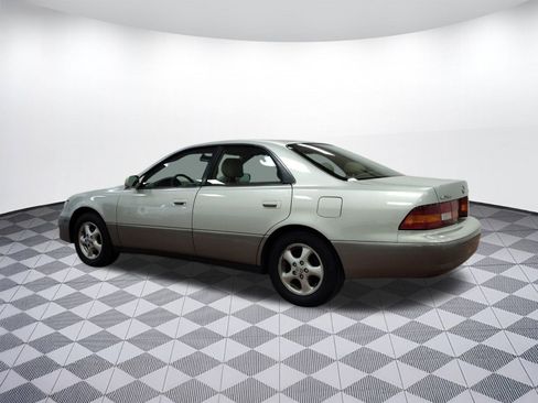 Used 1998 Lexus ES 330 image 3