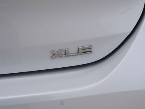 Certified 2025 Toyota Highlander XLE image 12