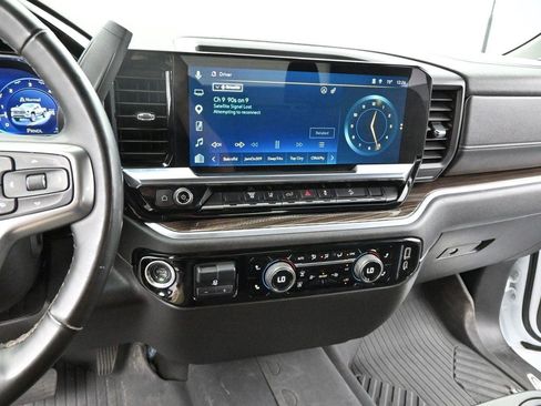 Used 2025 Chevrolet Silverado 2500 LT AWD/4WD image 18