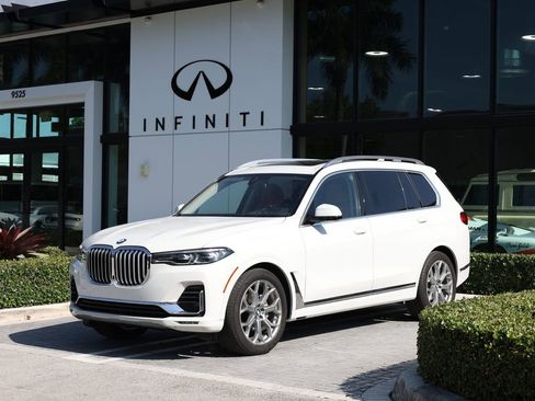 Used 2022 BMW X7 xDrive40i w/ Executive Package AWD/4WD image 1