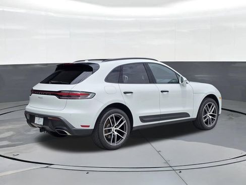Used 2026 Porsche Macan AWD/4WD image 8