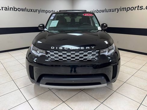 Used 2024 Land Rover Discovery S image 2